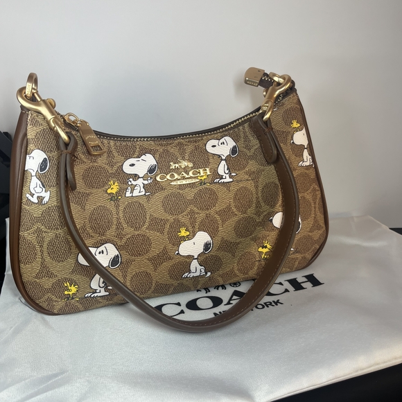 Coach Brown Snoopy Print Women's Bag - Picture 4 of 6